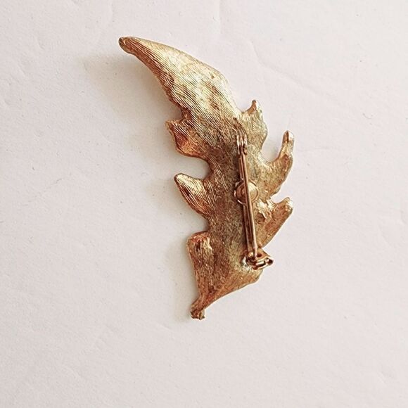Vintage gold leaf abstract brooch - Picture 2 of 7